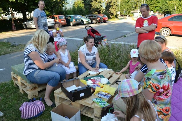 Večerníček pre deti a ich rodičov spojený s tvorivými dielňami - DSC_0218