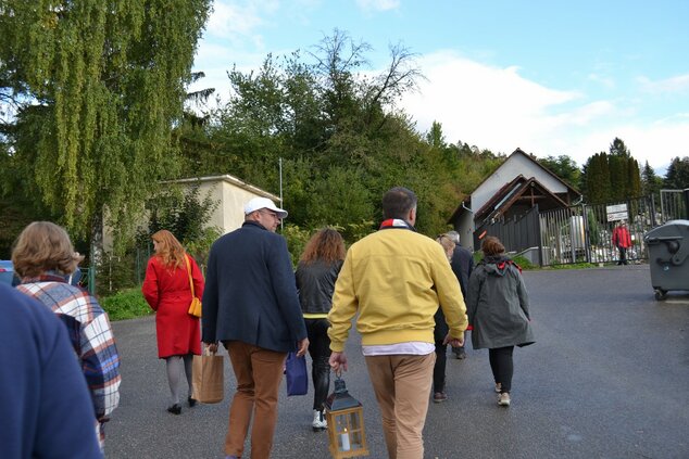 3. Spoločne prechádzame na ďalšie druhé miesto - starý cintorín s kaplnkou