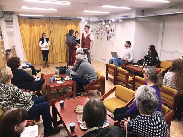 Knižnica-druhý domov pre knihomoľov: nábytková revitalizácia spoločenskej miestnosti vďaka podpore fondu na podporu umenia - 337883165_223772500310730_4394147532326645200_n