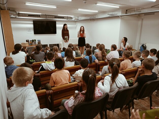 Knižnica-druhý domov pre knihomoľov: nábytková revitalizácia spoločenskej miestnosti vďaka podpore fondu na podporu umenia - IMG20240530090735