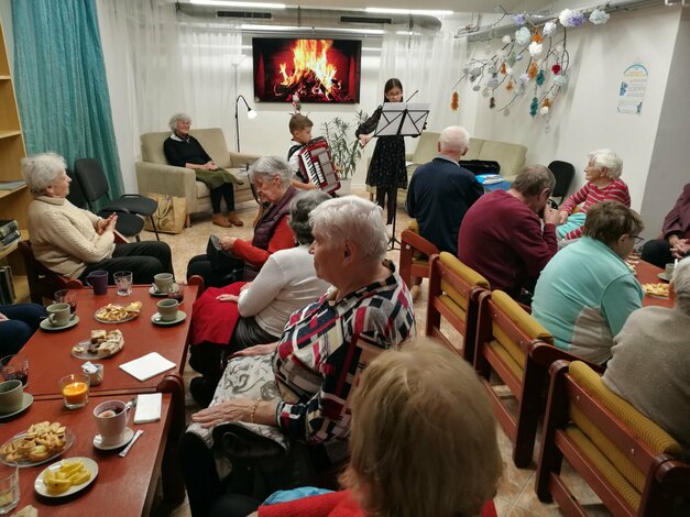 Knižnica-druhý domov pre knihomoľov: nábytková revitalizácia spoločenskej miestnosti vďaka podpore fondu na podporu umenia - IMG_20231025_100355