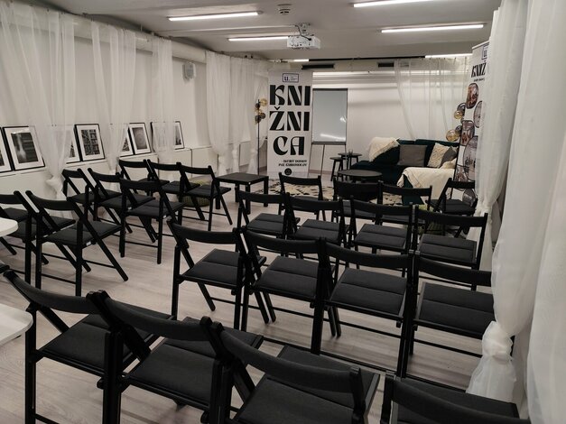 Knižnica-druhý domov pre knihomoľov: nábytková revitalizácia spoločenskej miestnosti vďaka podpore fondu na podporu umenia - IMG_20260304_113032