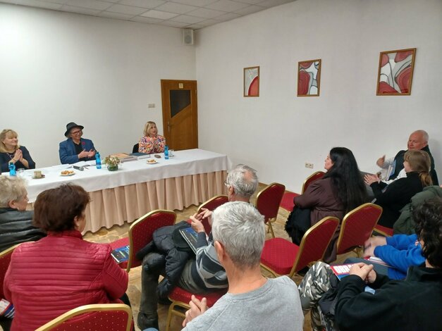 Kráľovskí letci v lednických rovniach - Bez názvu