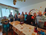 Návštevy zariadení sociálnych služieb - pletenie veľkonočných korbáčov 2